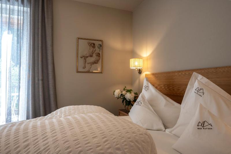 Standard Double Room image 3