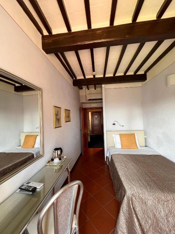 Single Room image 2