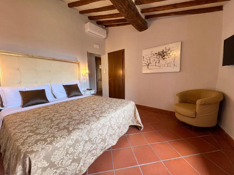 Triple Room image 3