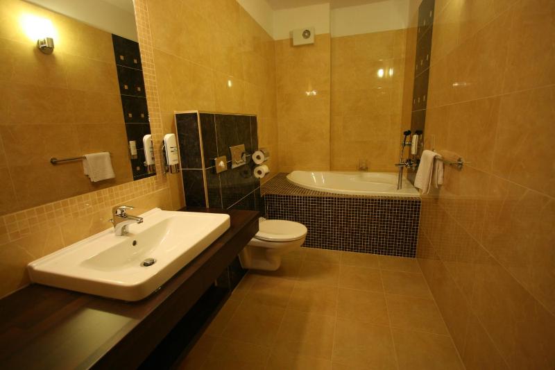Suite (2 Adults) image 2