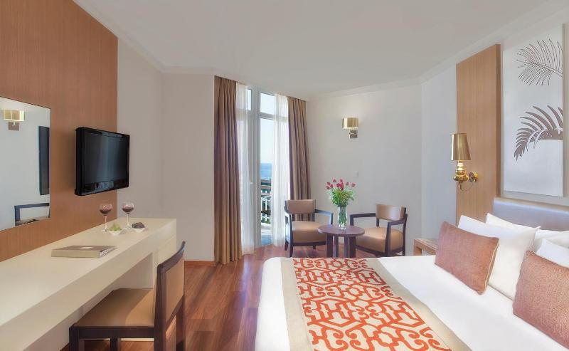 Double or Twin Room with Sea View image 1