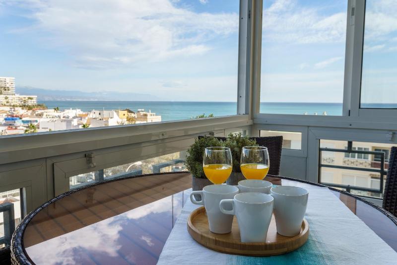 MalagaSuite Carihuela Apartments - image 6