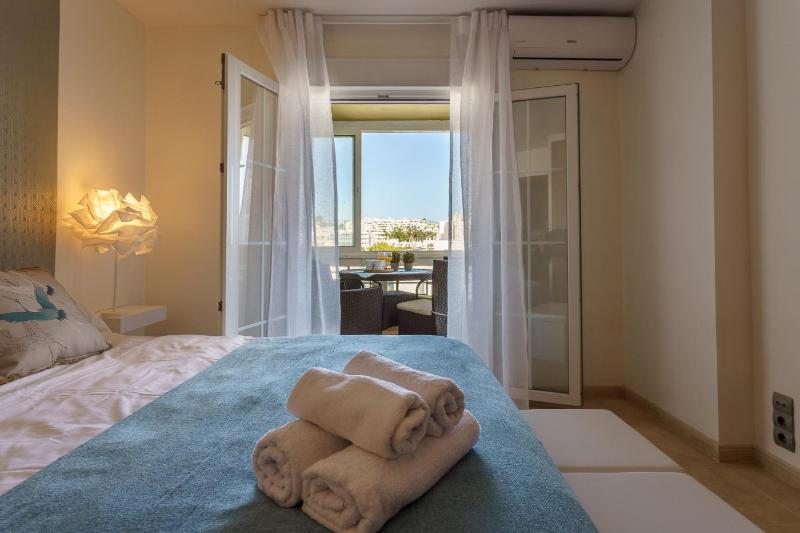 MalagaSuite Carihuela Apartments - image 15