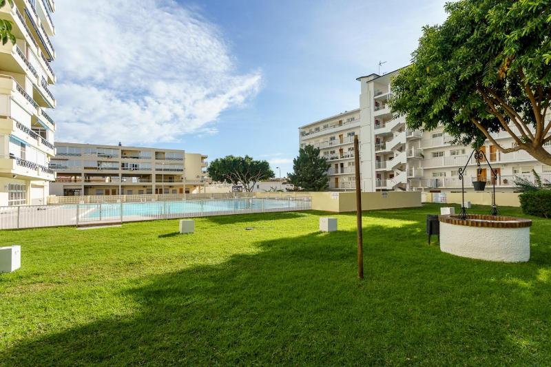 MalagaSuite Carihuela Apartments - image 8