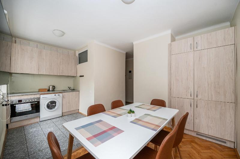 Central and Comfy 2 Bedroom Apartment by Reside Baltic - image 14