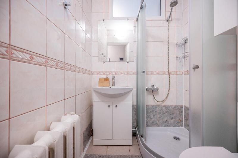 Central and Comfy 2 Bedroom Apartment by Reside Baltic - image 15