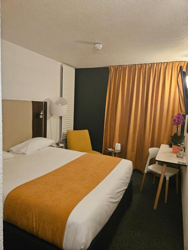 Comfort Double Room image 3