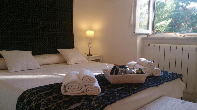 Double Room with Private External Bathroom image 2