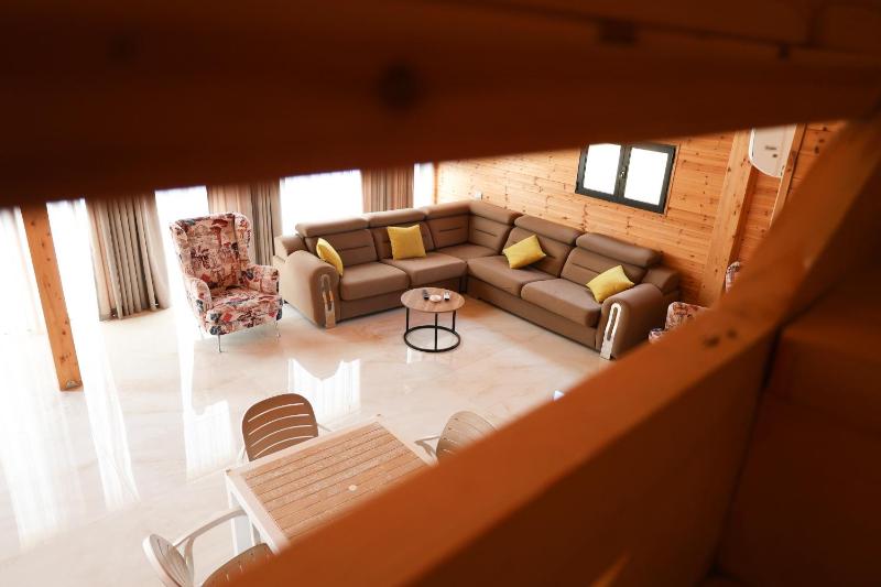 Posh villa 1 - image 9