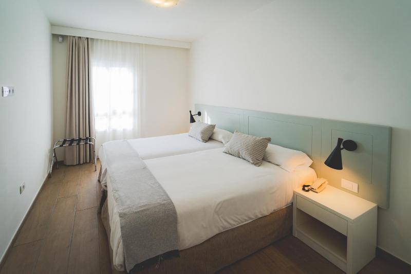 One-Bedroom Silver Apartment without pool (2 Adults) image 3