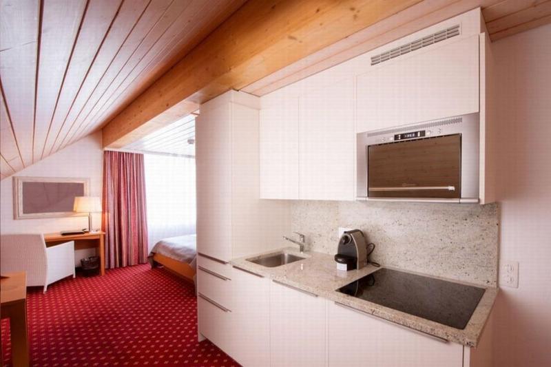 Double Room image 3
