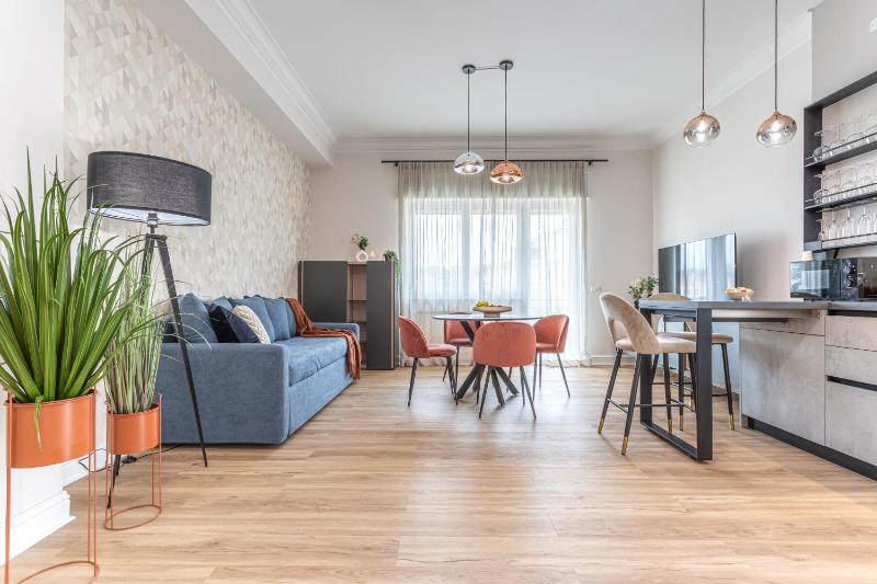 Two-Bedroom Deluxe Apartment with Balcony image 1