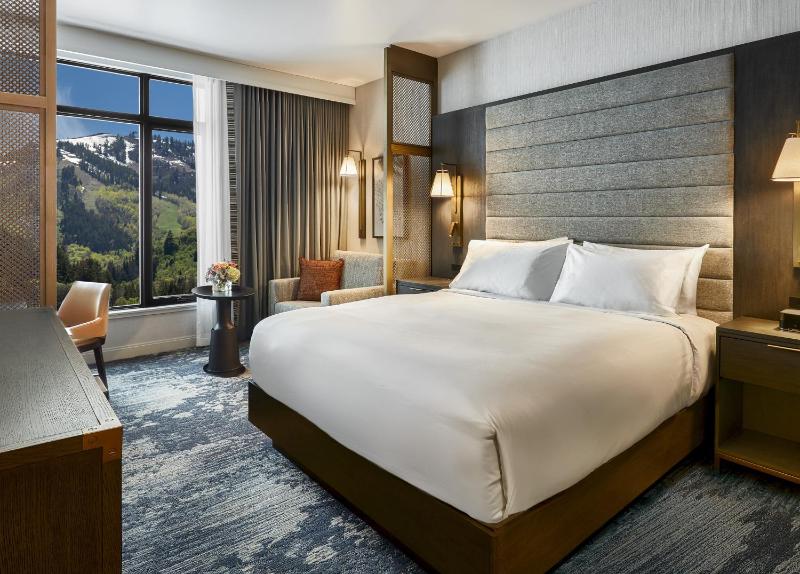 King Room with One King Bed and One Twin Sofa Bed - Mountain View image 1