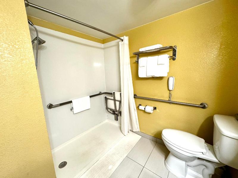 King Room - Disability Access image 4