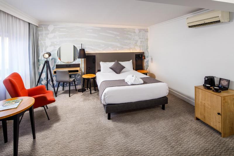 Classic Double Room - Disability Access image 2