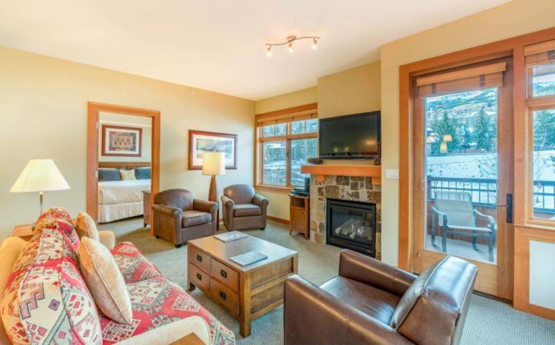 Capitol Peak Lodge 3302 by Snowmass Mountain Lodging - image 1