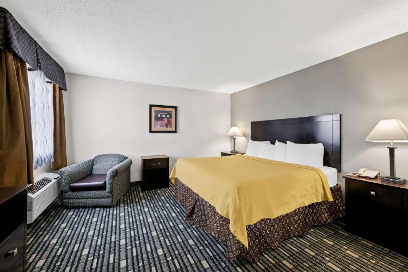 King Suite with Living Area image 3