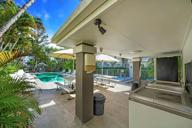 Bay Lodge Apartments - image 5