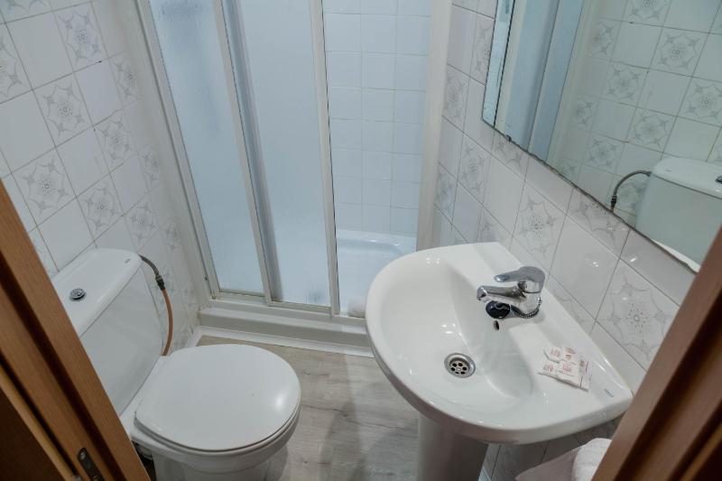 Double or Twin Room with Balcony image 4