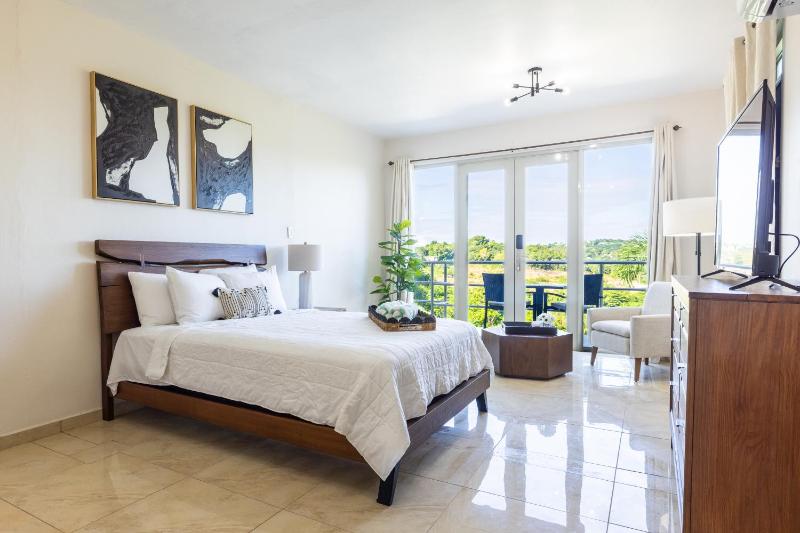 Suite with Pool View image 2