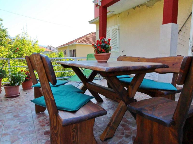 Three bedroom apartment with terrace - image 10