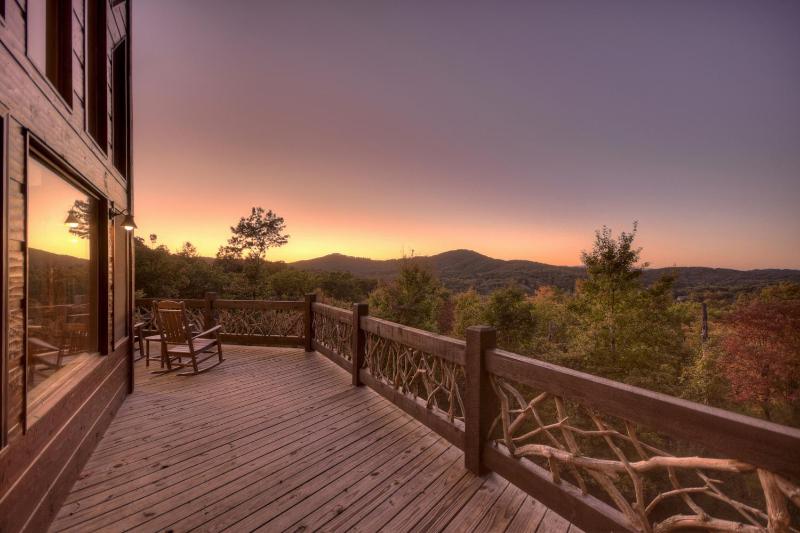 View-Topia STUNNING VIEWS - Hot tub - Gameroom - image 14