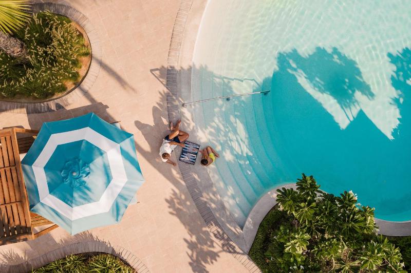 Al Bahar One Bedroom Royal Villa with Private Pool - includes Two-Way Airport Transfer, Butler Service, Daily Breakfast in-villa & Afternoon Tea, Evening Drinks & Canapes and Wild Wadi Waterpark™ access image 3