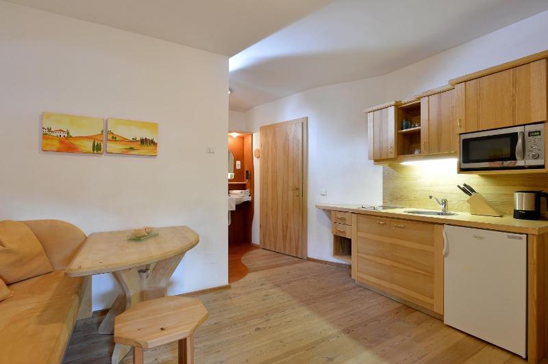 One-Bedroom Apartment with Garden View image 4