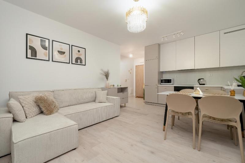 Spacious 2-bedroom Apartments by Noclegi Renters - image 20
