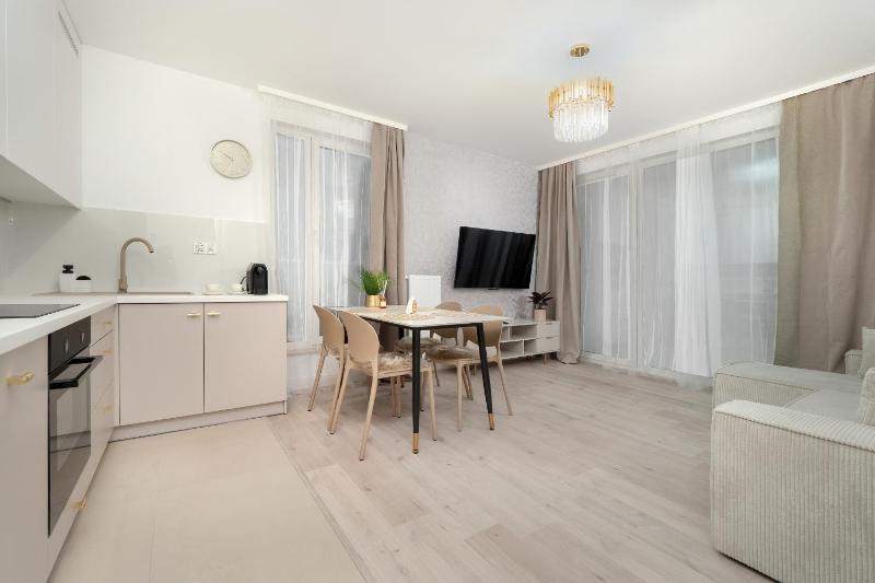 Spacious 2-bedroom Apartments by Noclegi Renters - image 40