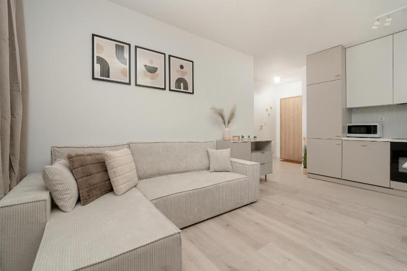 Spacious 2-bedroom Apartments by Noclegi Renters - image 33