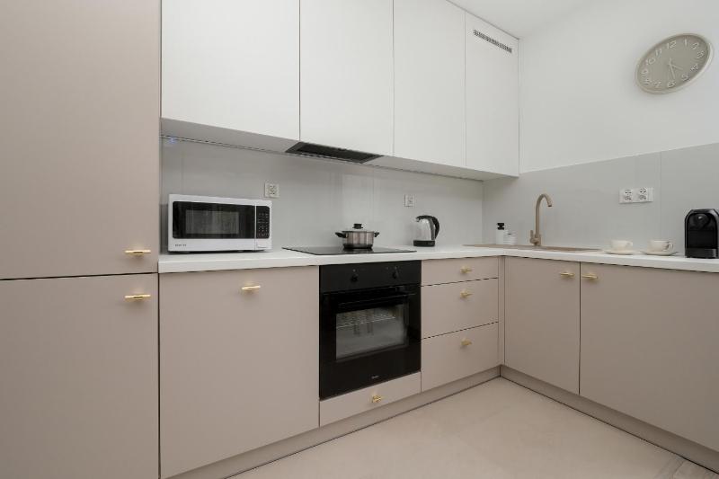 Exceptional Apartments with Parking by Noclegi Renters - image 3