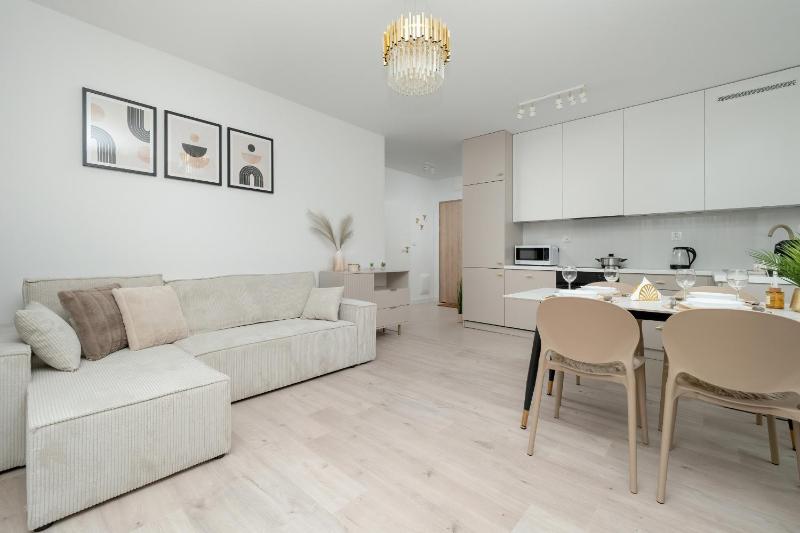 Exceptional Apartments with Parking by Noclegi Renters - image 5