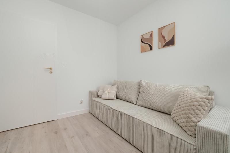 Exceptional Apartments with Parking by Noclegi Renters - image 16