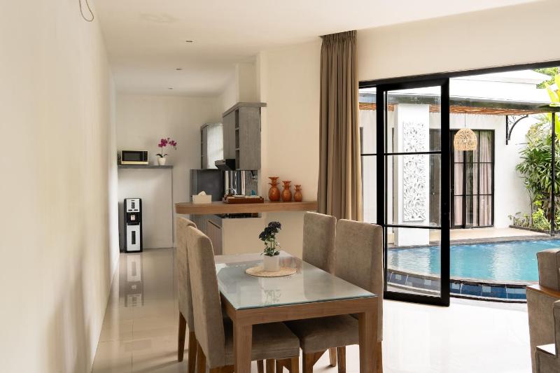 Awila Villas Kuta 3-Bedroom Private Pool Villas Near Kuta Beach - image 22