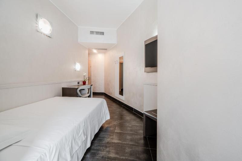 Superior Single Room image 2