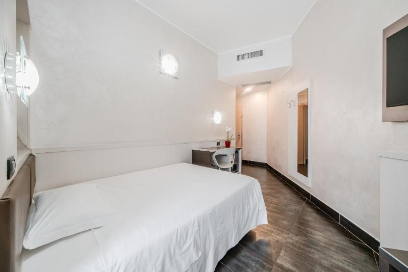 Superior Single Room image 3