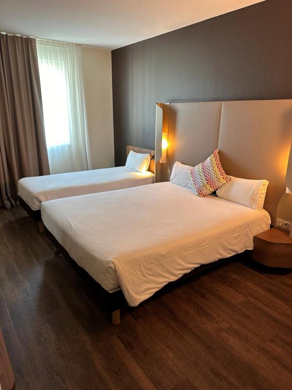 Room Next Generation - 1 Double Bed 1 Single Bed image 4