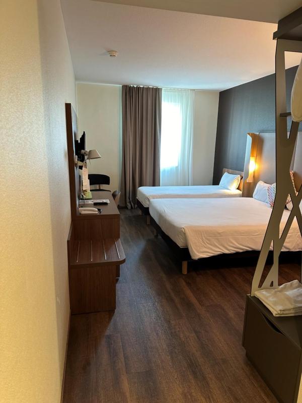 Room Next Generation - 1 Double Bed 1 Single Bed image 3