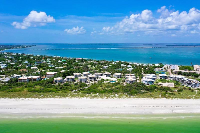 Shell Island Beach Club #7B - image 7