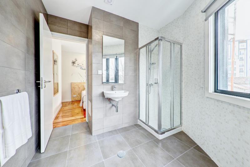 Deluxe Double or Twin Room image 2