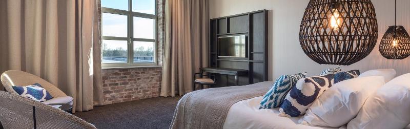 Standard Double Room image 3