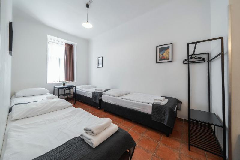 Quadruple Room with Shared Bathroom image 1