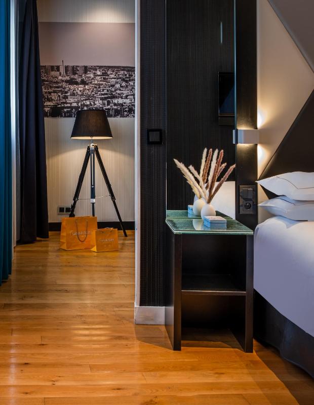 Executive Suite with Balneotherapy Bath image 1