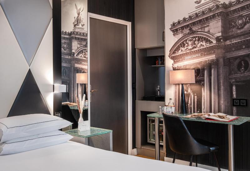 Superior Double or Twin Room image 3