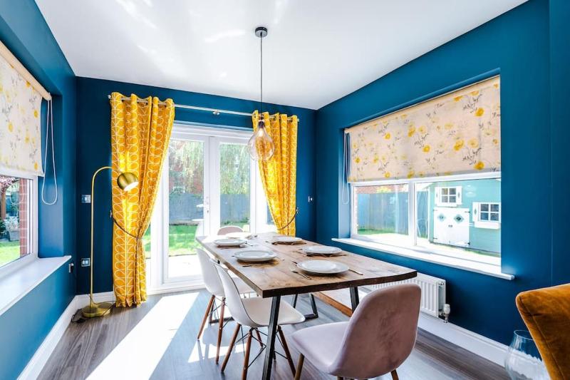 Spacious Comfort for Contractors & Long-Term Guests - image 20