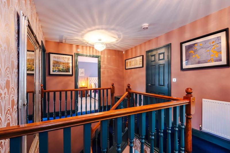 Spacious Comfort for Contractors & Long-Term Guests - image 10
