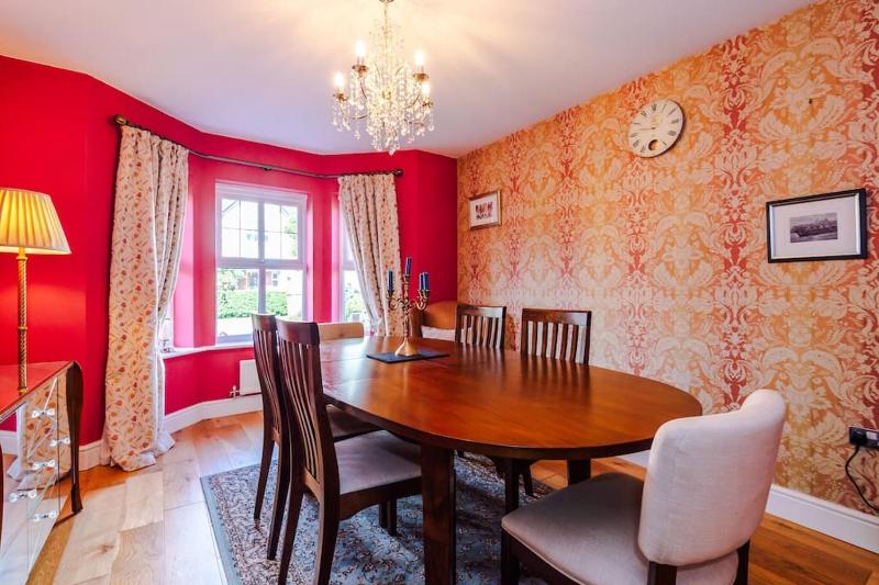 Spacious Comfort for Contractors & Long-Term Guests - image 29
