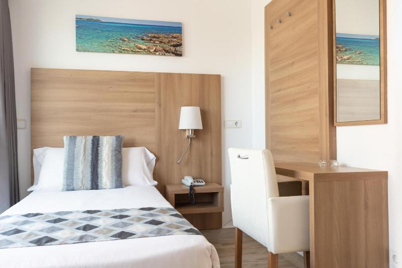 Single Room with Balcony image 1