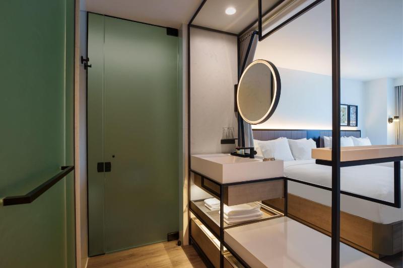 Standard Double Room with Two Double Beds image 3